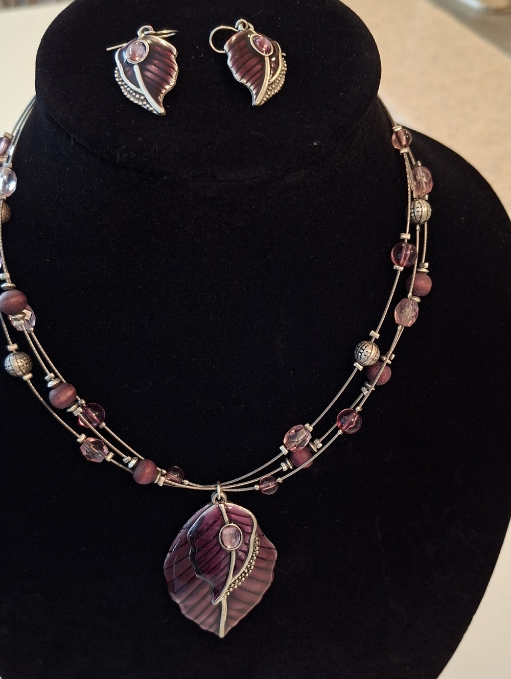KENNETH COLE PURPLE ENAMELED NECKLACE AND EARRINGS SET